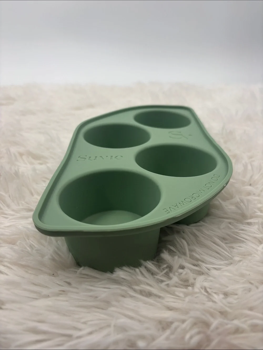 Suvie Silicone Egg Tray Green